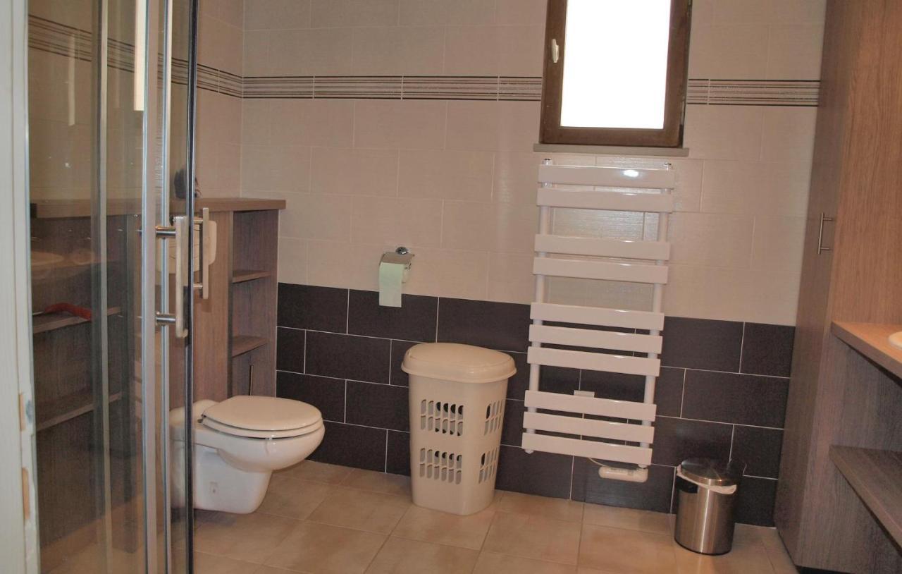 2 Bedroom Awesome Home In Mantallot Exterior foto